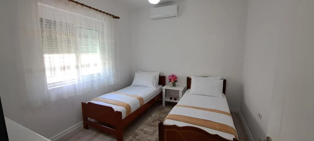 Villa Likaj Berat 0*,  Albania