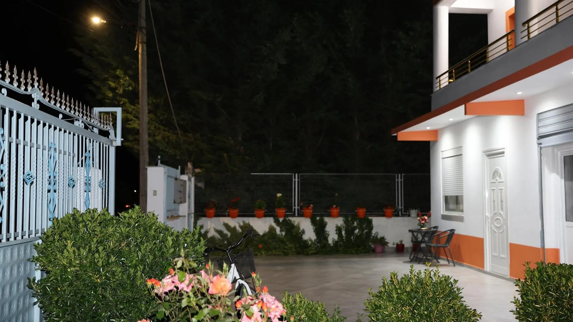 Villa Likaj Berat 0*,  Albania